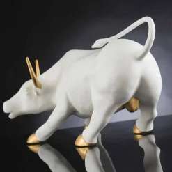 Statua a Forma di Toro in Ceramica Lavorata a Mano Made in Italy - Bulino