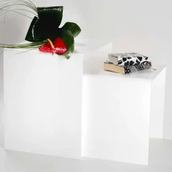 Tavolini di design in plexiglass colorato prodotti in Italia, Spinoso