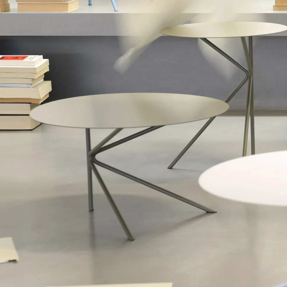 Tavolino da Caffè in Metallo Tondo, Design in Vari Colori e 2 Misure - Olesya