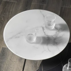 Tavolino da Caffè Tondo in Metallo e Vetro Effetto Marmo di Lusso- Magali