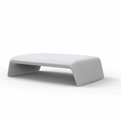 Tavolino da giardino in polietilene Blow by Vondom, design moderno