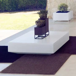 Tavolino da giardino quadrato moderno Vela by Vondom, in polietilene