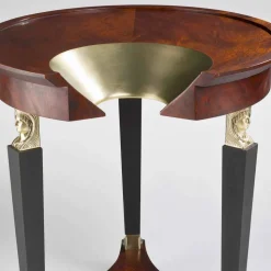 Tavolino da salotto con piano in vetro e decorazioni in ottone, Venere