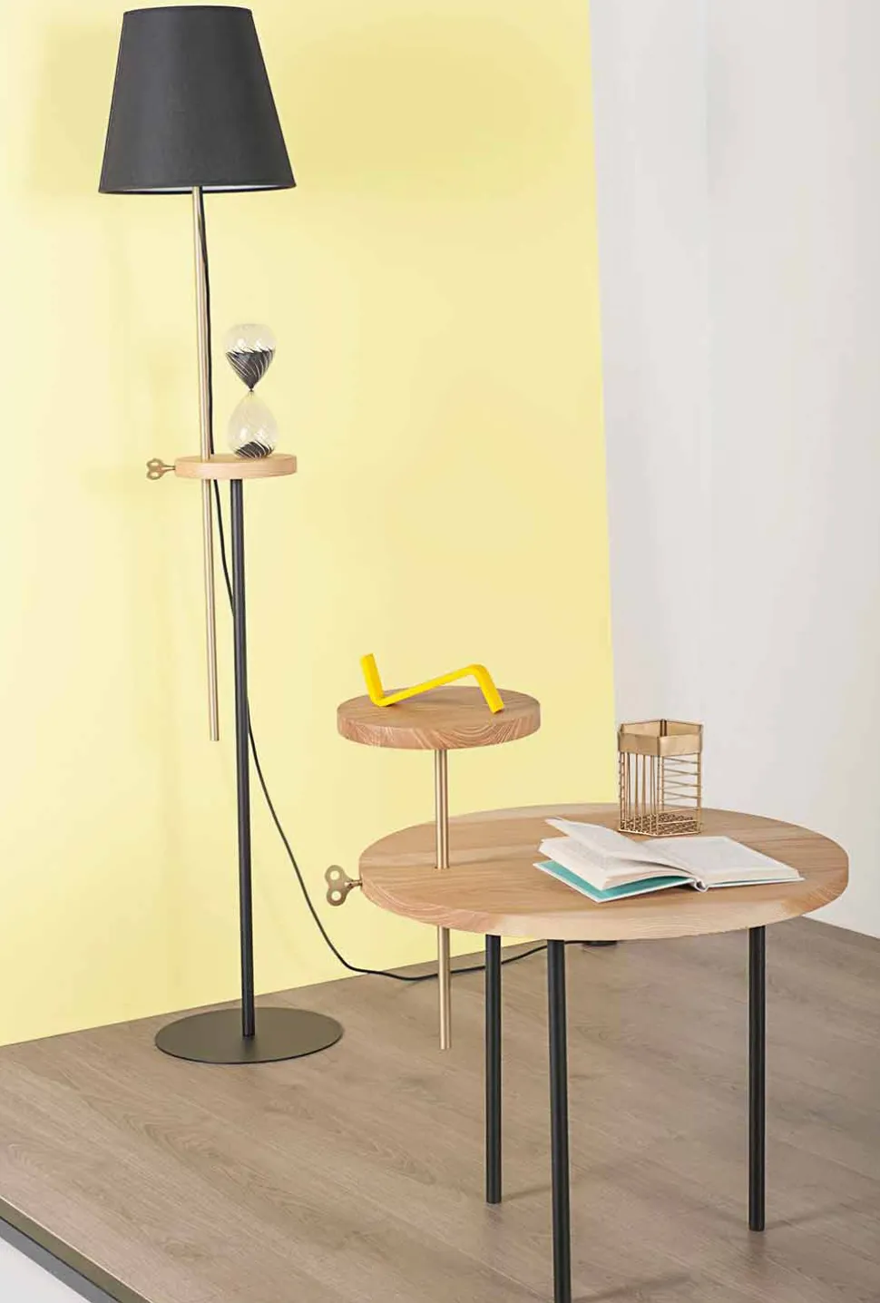 Tavolino da Salotto Moderno con Piano Rotondo in Frassino Made in Italy - Velino