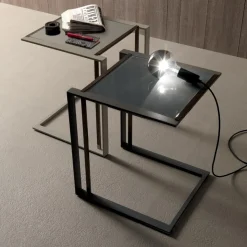 Tavolino da Soggiorno in Metallo e Vetro di Design Geometrico - Zigozago