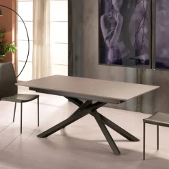 Tavolo allungabile di design con gambe in metallo, Lucera