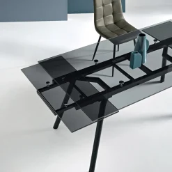 Tavolo Allungabile 160/240x91 cm in Vetro Fumè e Base in Metallo Nero - Colonna