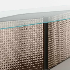 Tavolo con Piano in Vetro Sagomato e Base in Vetro Fuso e Metallo - Foglietto