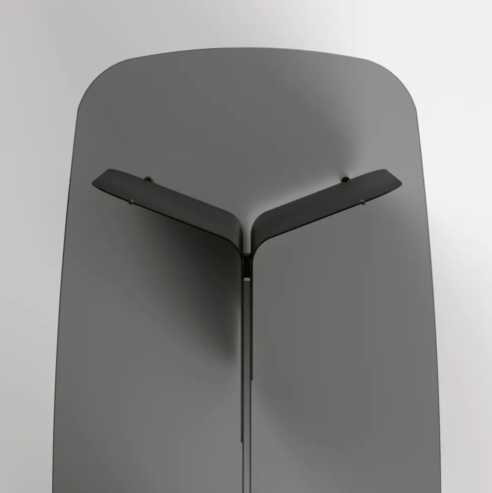 Tavolo con Piano Sagomato in Vetro e Base in Metallo Curvato - Piacere