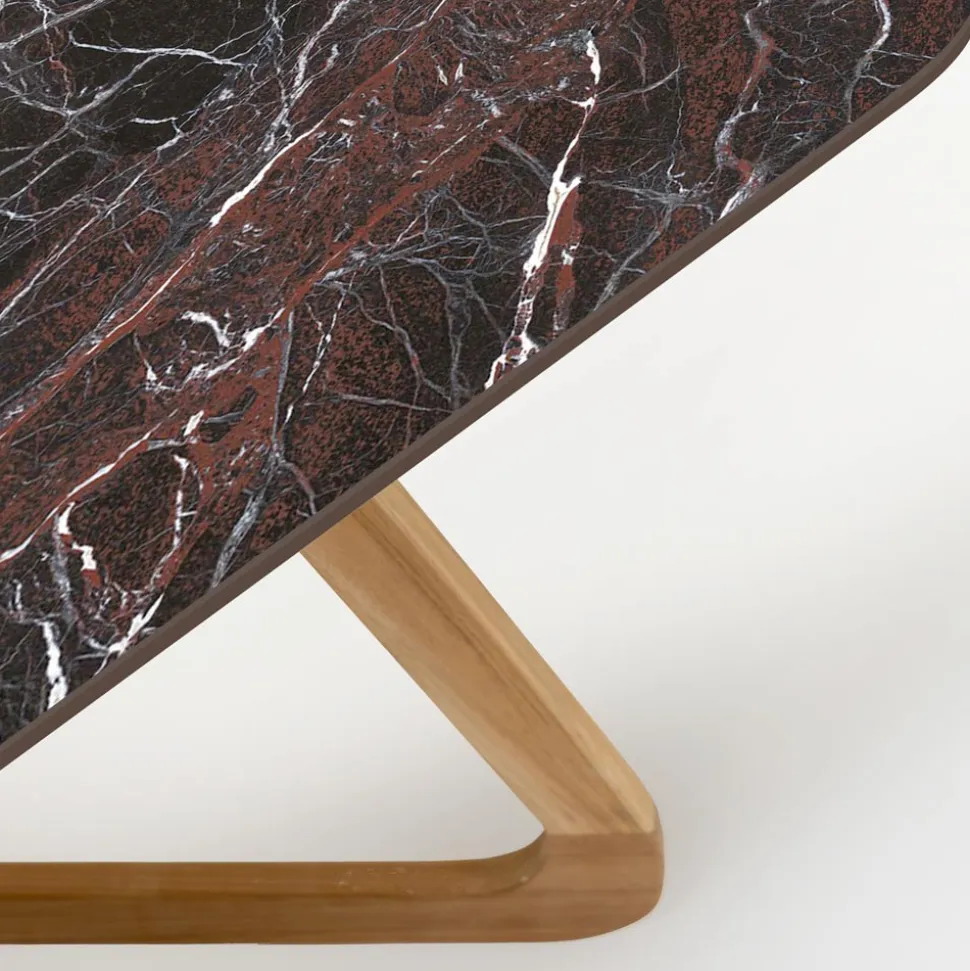 Tavolo da Esterno con Base in Legno e Piano in Ceramica Rosso Domus - Infinity
