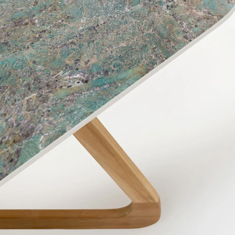 Tavolo da Esterno con Base in Legno e Piano in Ceramica Santos - Infinity