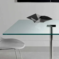 Tavolo da Pranzo Quadrato in Vetro Extrachiaro e Metallo Made in Italy – Dolce