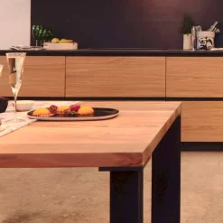 Tavolo design moderno in legno noce naturale, L180xP90cm, Yvonne