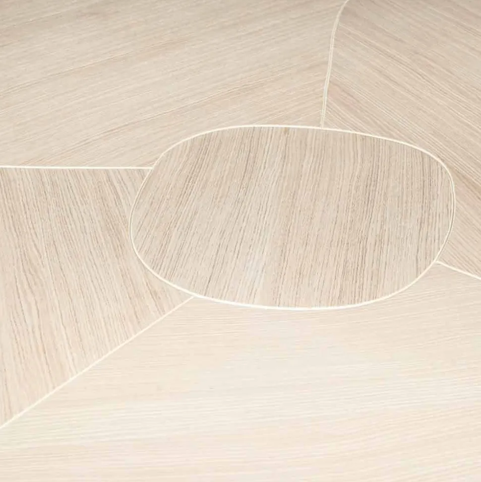 Tavolo in legno di rovere spazzolato con finitura in cera Andy
