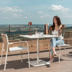 Tavolo Quadrato 80x80 cm da Esterno Realizzato in Alluminio Beige - Alfresco