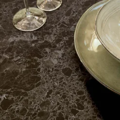 Tavolo Sala da Pranzo Piano in Ceramica Opaca e Gambe in Metallo - Monacco