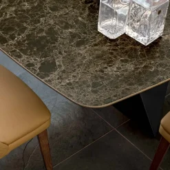 Tavolo Sala da Pranzo Piano in Ceramica Opaca e Gambe in Metallo - Monacco