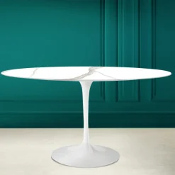 Tavolo Tulip Eero Saarinen H 74 Ovale in Ceramica Calacatta Michelangelo - Scarlet