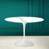Tavolo Tulip Saarinen H 73 Rotondo in Ceramica Calacatta Michelangelo - Scarlet