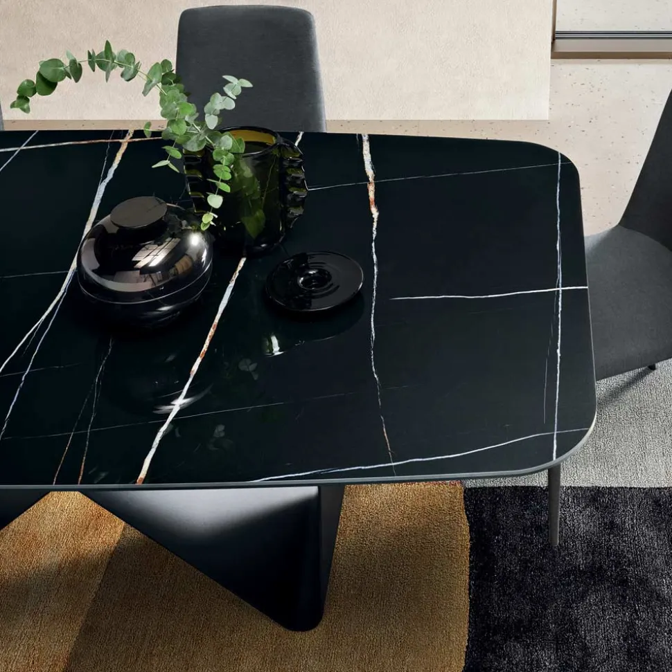 Tavolo 210x110 cm con Piano in Ceramica Effetto Marmo e Base in Metallo - Adriano