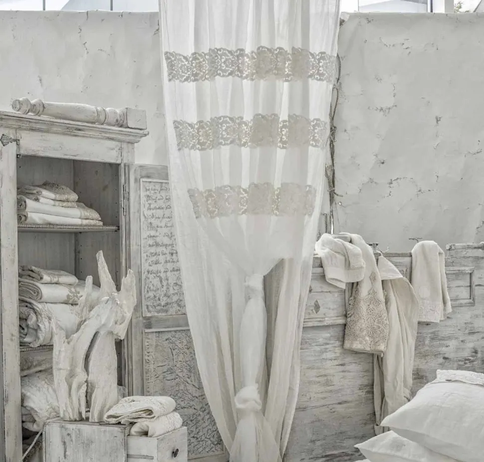 Tenda in Lino Bianco con Organza e Ricamo Design Shabby Made in Italy - Marpessa