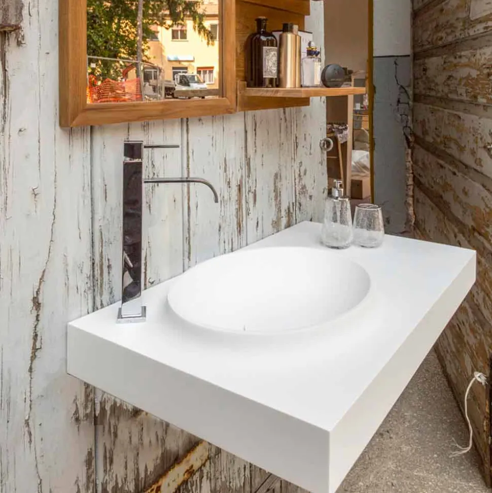 Top in Solid Surface sospeso con lavabo integrato Arona