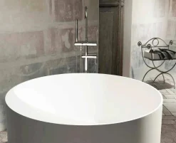 Vasca da bagno freestanding rotonda di design fatta in Italia Cremona