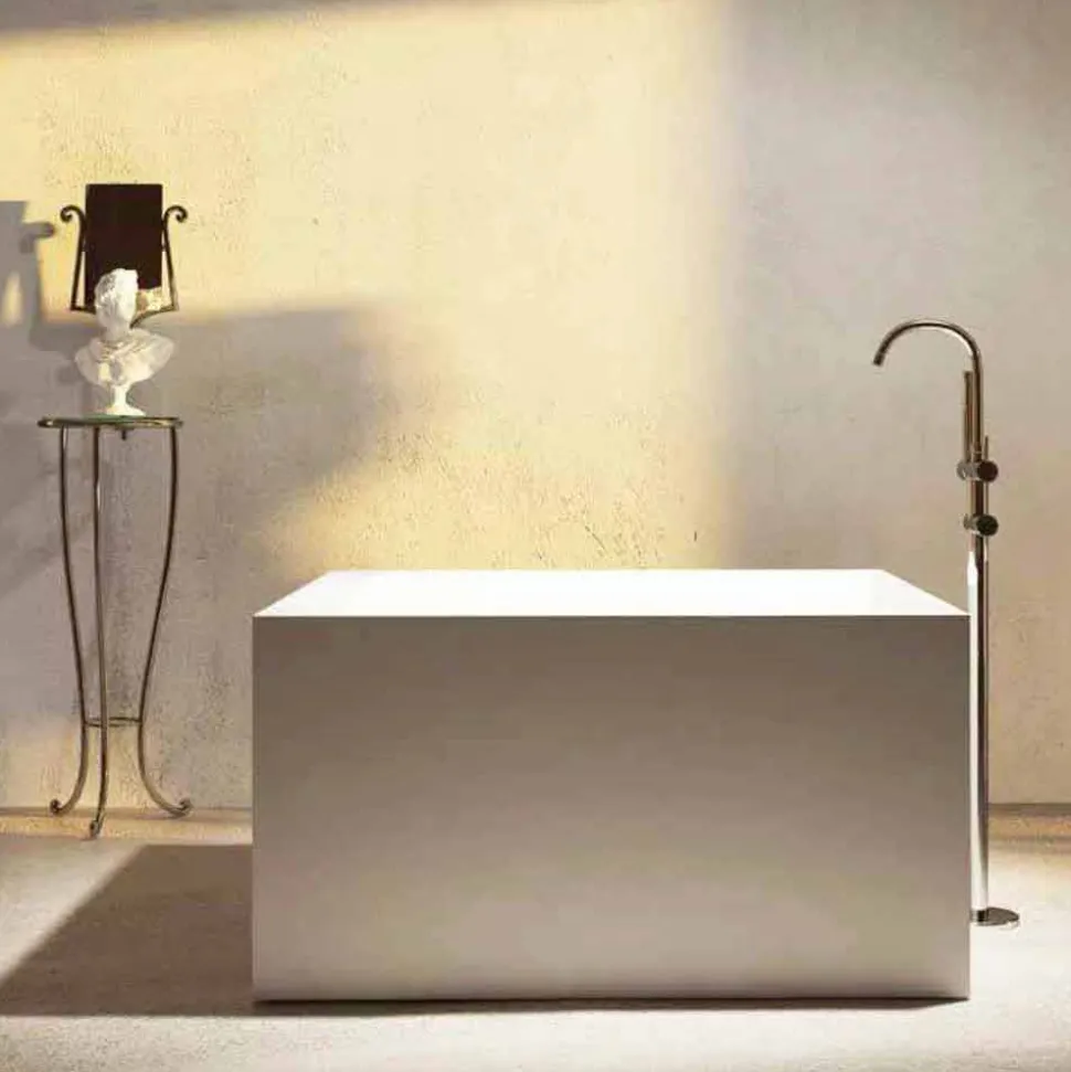 Vasca da bagno quadrata freestanding di design Argentera, made in Italy