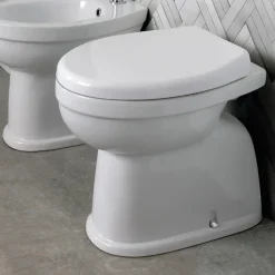 Vaso Wc a Terra in Ceramica con Sedile in Poliestere e Design Classico - Silice