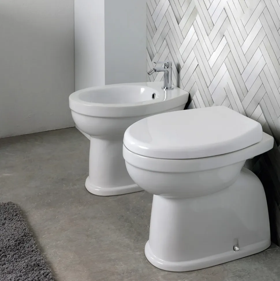Vaso Wc a Terra in Ceramica con Sedile in Poliestere e Design Classico - Silice