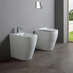 Vaso Wc con Scarico Traslato e Sedile Soft Close in Ceramica - Oleandro