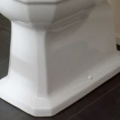 Vaso WC Monoblocco in Ceramica Bianca Vintage, Made in Italy - Nausica