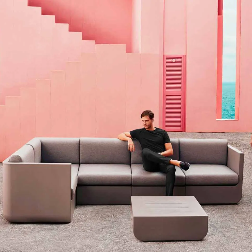 Vondom Ulm composizione salotto da giardino di design taupe